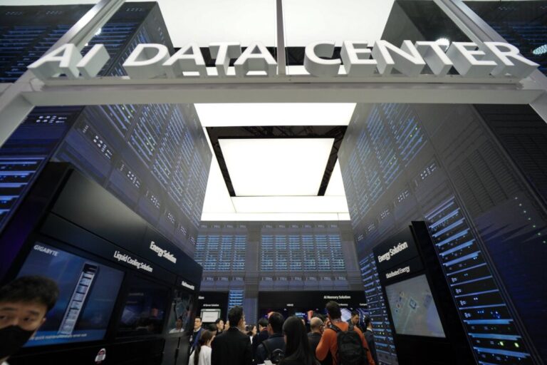 trump-praises-data-center-developers-for-advancing-projects-by-building-own-power-plants