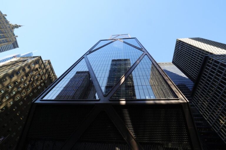 jpmorgan-chase-opens-new-$3-billion-60-story-headquarters-in-new-york