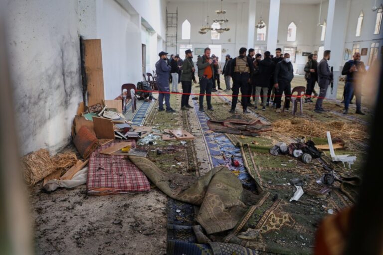 mosque-bombing-in-syria-leaves-8-dead-and-18-wounded