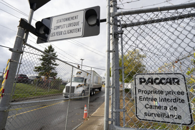 us-truck-manufacturer-lays-off-300-more-workers-in-quebec,-union-calls-for-action