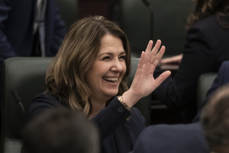 alberta-tables-bill-it-says-will-let-province-opt-out-of-global-agreements-adopted-by-feds