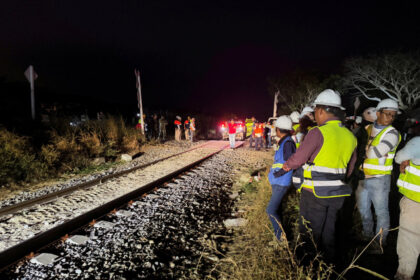 mexican-train-derailment-kills-at-least-13-people,-98-injured
