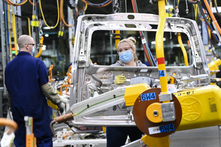 automakers’-association-calls-ottawa’s-tariffs-on-gm-and-stellantis-an-‘unforced-error’