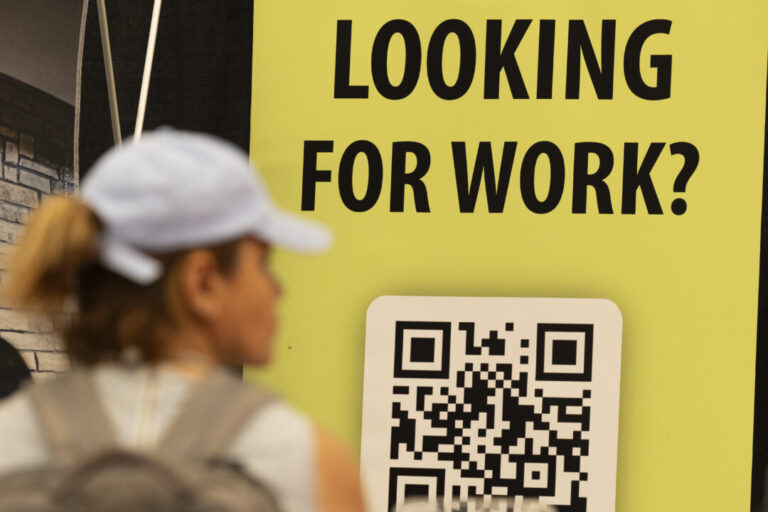 1-in-3-canadians-plan-to-find-a-new-job-in-2026:-survey