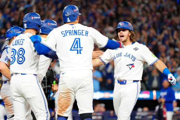 blue-jays-win-world-series-opener-against-dodgers-11-4