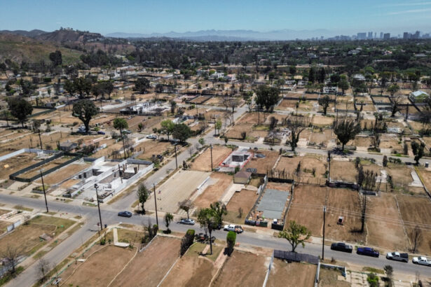 investors-scoop-up-40-percent-of-vacant-lots-sold-after-los-angeles-fires:-report