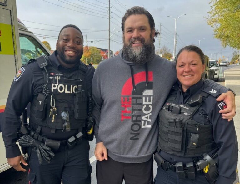 ‘this-is-not-what-i-was-expecting-today’:-ottawa-police-officers-deliver-baby-on-side-of-highway