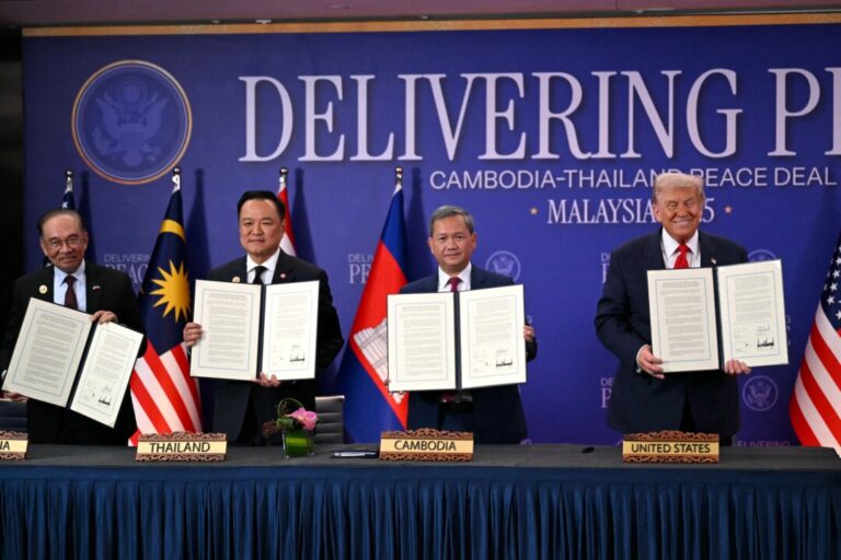 trump-oversees-signing-of-thailand–cambodia-peace-deal