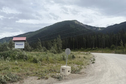3-miners-trapped-underground-in-bc-are-behind-30-metres-of-debris