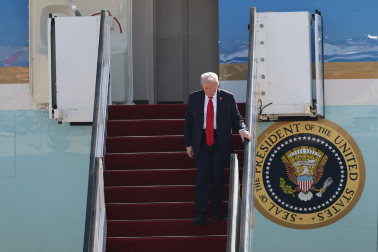 trump-arrives-in-japan-after-attending-asean-summit