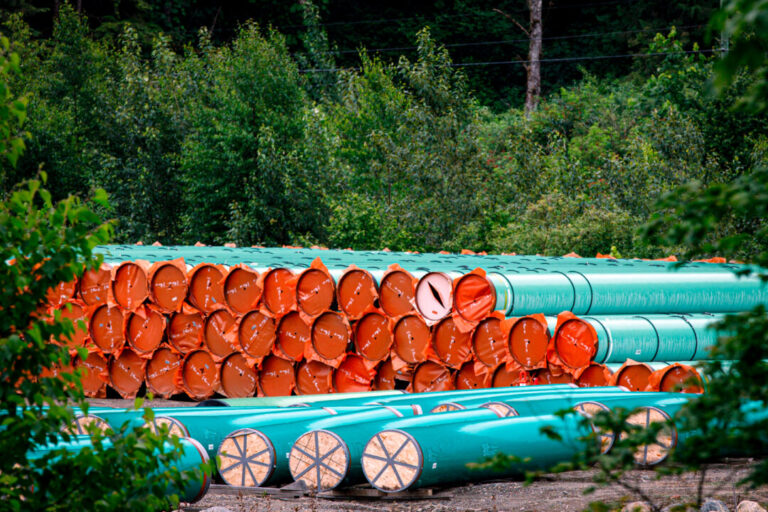 72%-of-canadians-say-pipelines-vital-to-economy,-plurality-back-alberta’s-plan