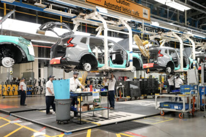 auto-association-heads-tell-mps-canadian-car-industry-needs-end-to-ev-mandate,-us-tariffs