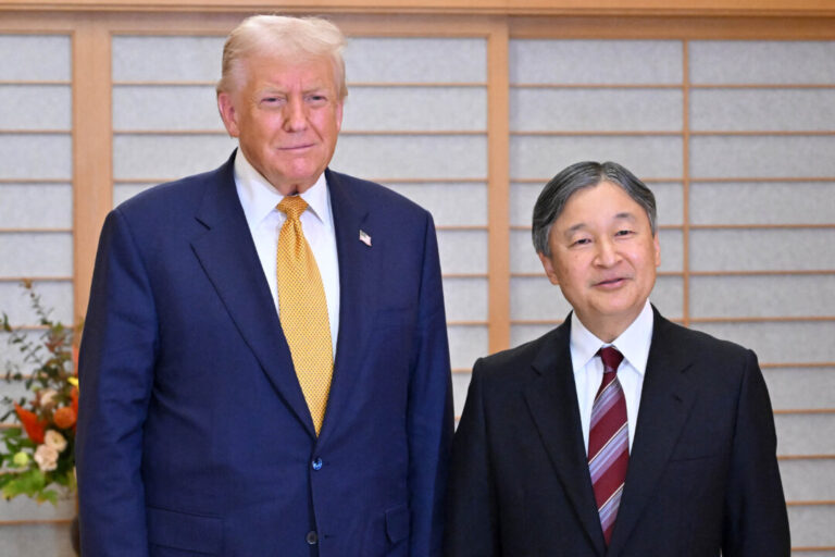 japanese-monarch-hosts-trump-at-imperial-palace