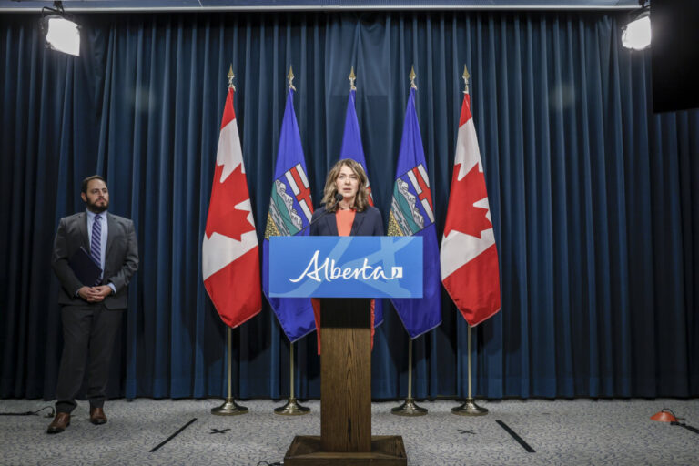 alberta-to-invoke-notwithstanding-clause-to-end-teachers’-strike