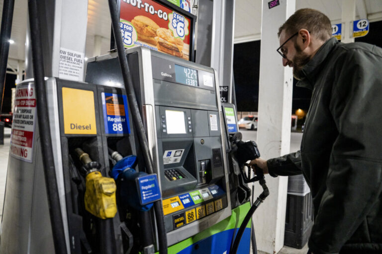 new-year’s-gas-prices-23-cents-cheaper-than-a-year-ago-in-us