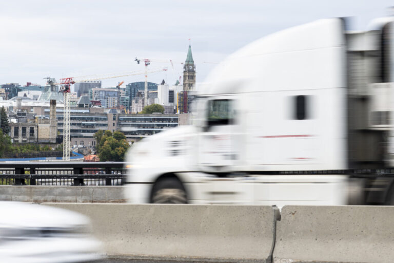 what’s-behind-the-us-and-canada’s-crackdown-on-trucker-safety