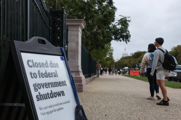 government-shutdown-could-cost-us-economy-$14-billion:-cbo