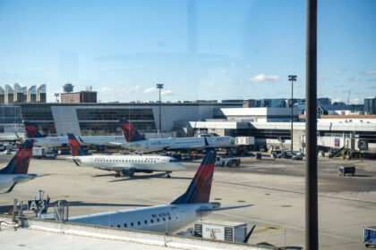 hundreds-of-flights-in-the-caribbean-canceled-after-us-strike-on-venezuela