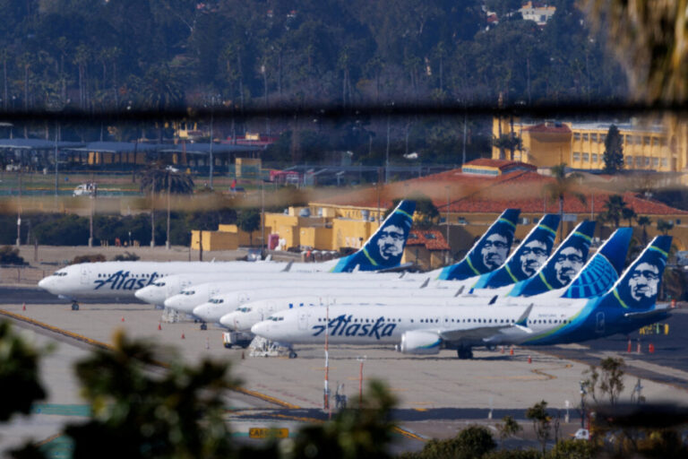 alaska-airlines-hit-by-disruptions-due-to-microsoft-azure-outage
