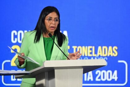 trump:-acting-venezuelan-leader-will-face-consequences-if-she-doesn’t-‘do-what’s-right’