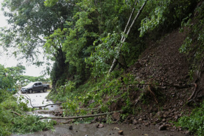 hurricane-melissa-leaves-49-dead-in-caribbean,-churns-north