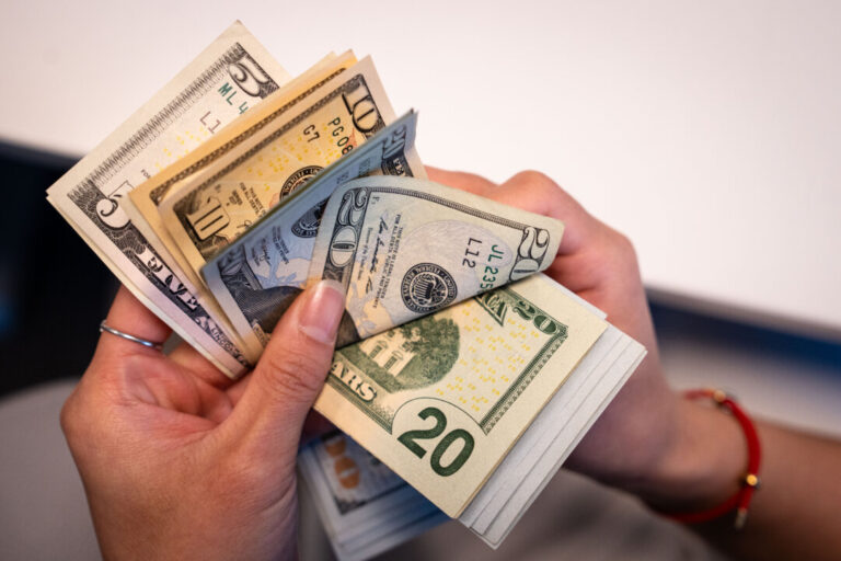 us-dollar-strengthens-after-venezuela-operation