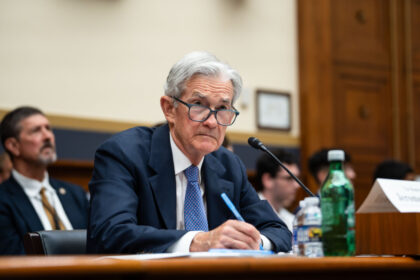 investment-firm-sues-jerome-powell,-federal-reserve-over-closed-door-meetings