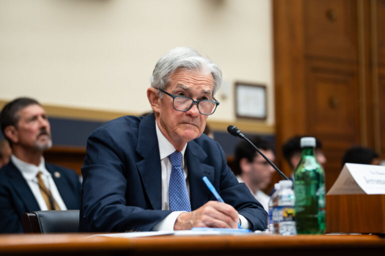 investment-firm-sues-jerome-powell,-federal-reserve-over-closed-door-meetings