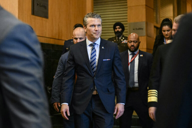 pentagon-chief-raises-concerns-over-ccp’s-military-activities-around-taiwan