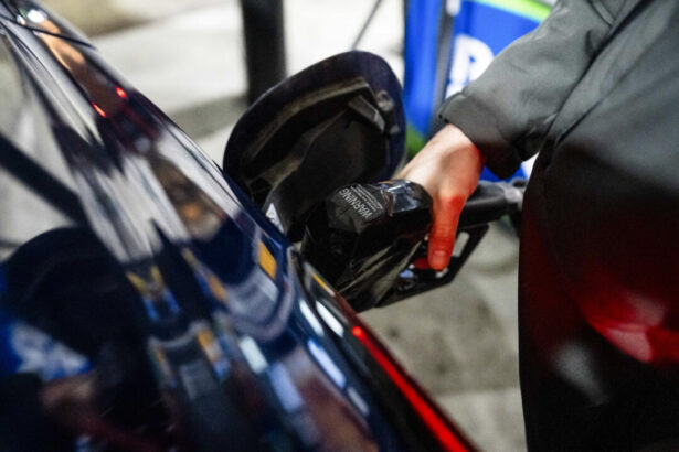 us-annual-average-gas-prices-expected-to-be-lowest-in-5-years:-gasbuddy