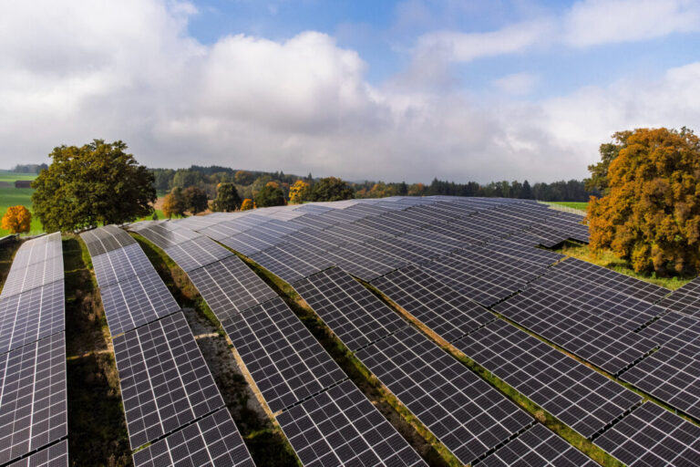 europe’s-solar-surge-exposes-cracks-in-aging-power-grid:-analysts