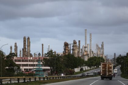 us-to-receive-30-to-50-million-barrels-of-sanctioned-oil-from-venezuela:-trump