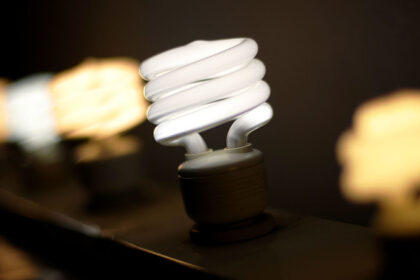 federal-ban-on-fluorescent-light-bulbs-takes-effect