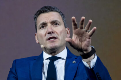 data-stored-in-canada-can-be-subject-to-foreign-courts,-government-paper-warns