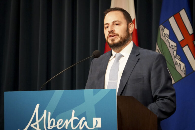 alberta-to-legislate-early-math-and-writing-screenings-to-address-‘classroom-complexity’