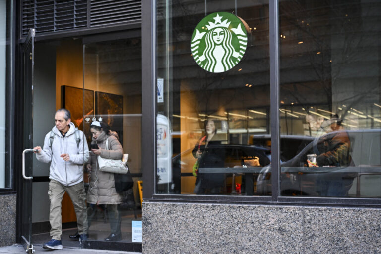 starbucks-selling-control-of-china-business-to-boyu-capital-in-$4-billion-deal