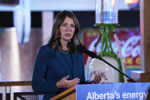 alberta-premier-smith-asks-carney-for-quick-pipeline-approval-amid-venezuela-events