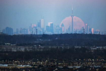 canada’s-october-services-index-shows-first-expansion-in-the-sector-this-year