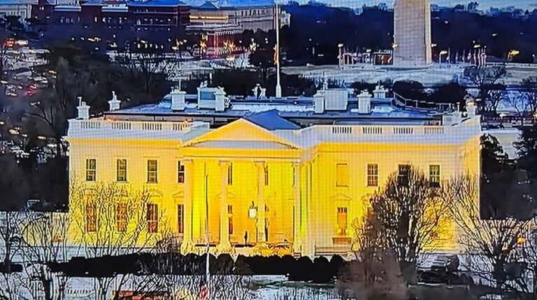 the-white-house-has-turned-gold