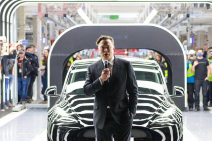 tesla-shareholders-approve-elon-musk’s-$1-trillion-pay-package