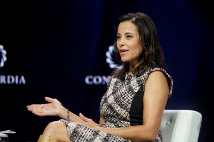 meta-taps-former-trump-adviser-dina-powell-mccormick-as-president,-vice-chair