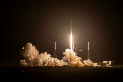 fcc-approves-7,500-new-satellites-for-starlink-constellation