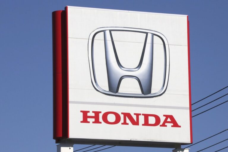honda-recalls-406,000-civics-over-wheel-detachment-risk