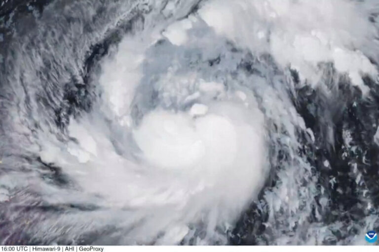 super-typhoon-fung-wong-slams-into-philippines,-2-dead