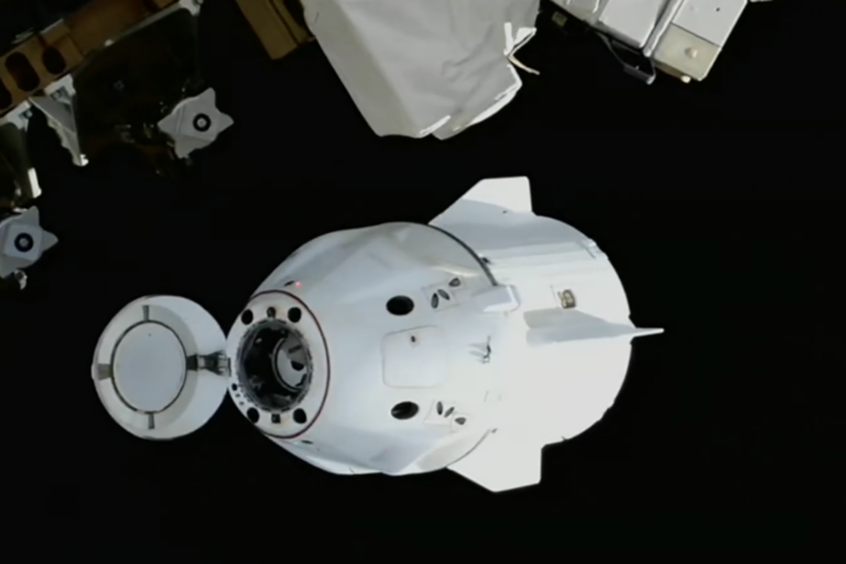 astronauts-begin-return-to-earth-after-medical-issue