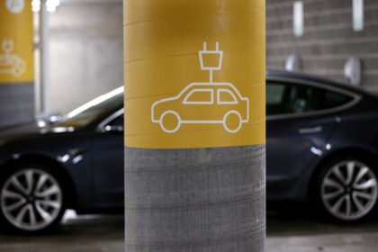 australian-ev-sales-hit-new-high,-petrol-and-diesel-sales-fall-to-new-low