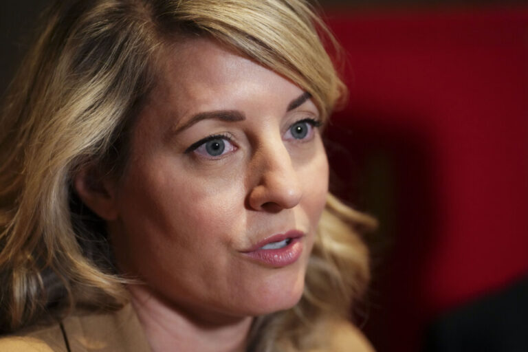 minister-joly-hints-ottawa-seeking-free-trade-with-china