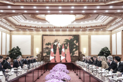 carney-in-china:-ottawa-and-beijing-sign-mous-on-energy,-lumber