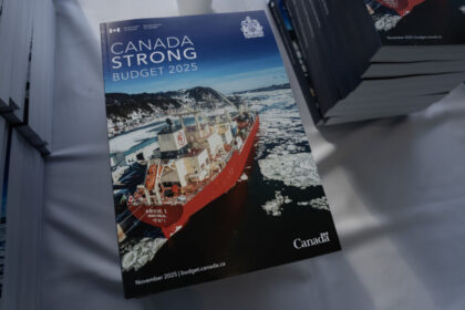 canadians-largely-unmoved-by-feds’-new-budget,-tory-mp-defecting-to-liberals:-new-poll