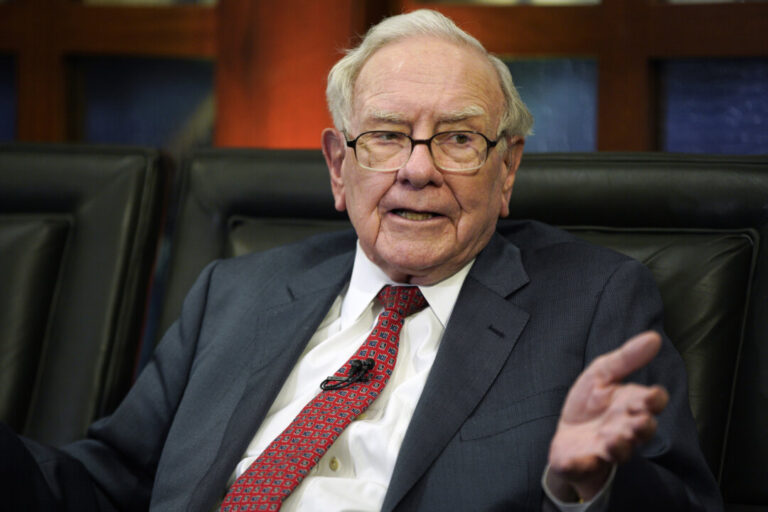 warren-buffett-says-he’s-‘going-quiet,’-will-speed-up-donations